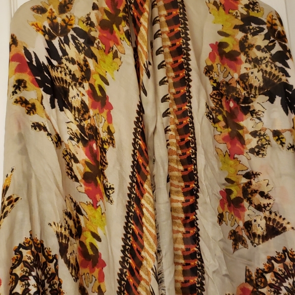 Roberto Cavalli Accessories - Roberto Cavalli Scarf!!! EUC.